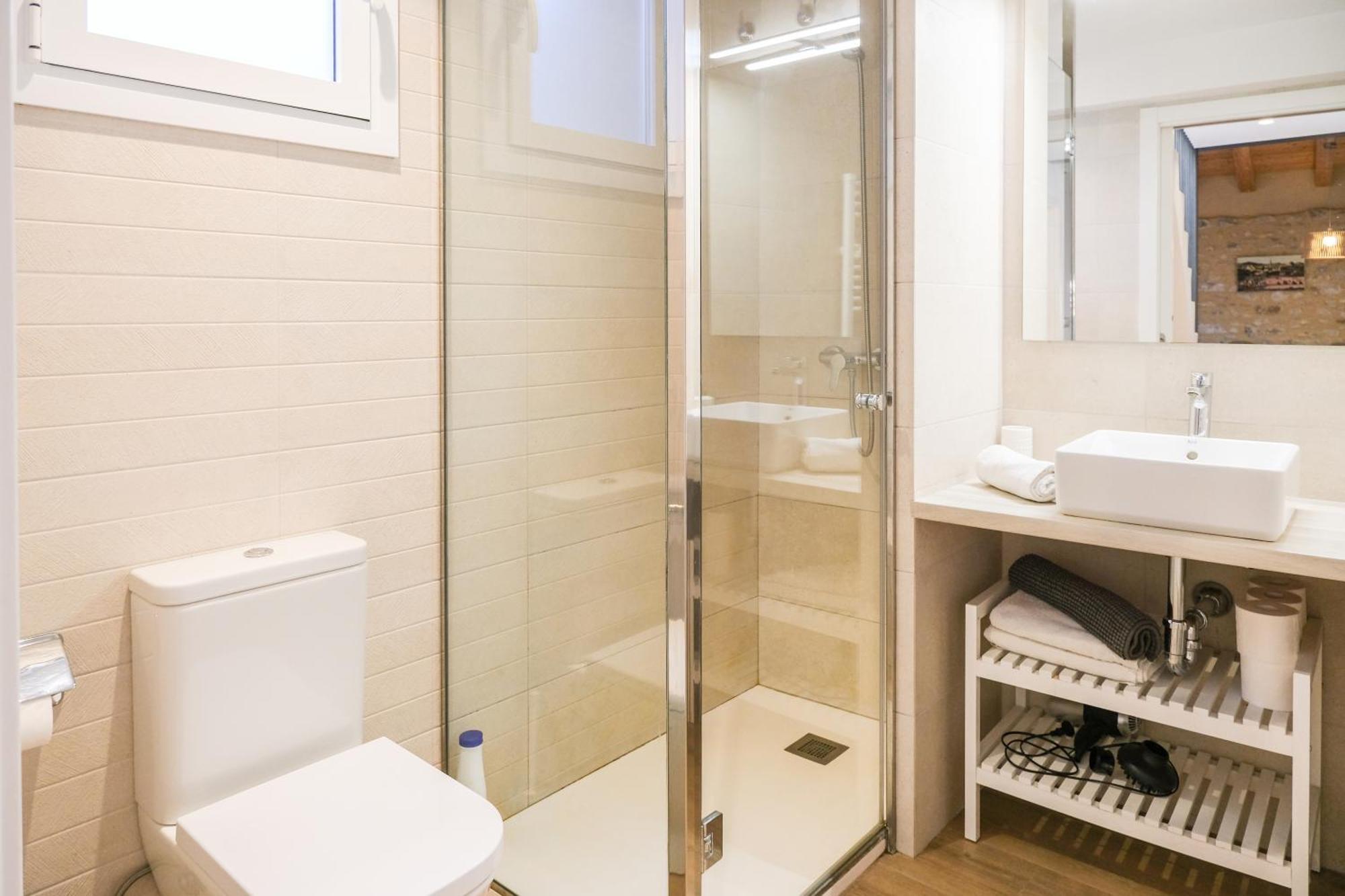 Ganganell Atic Apartamento Con Terraza En Besalú Екстериор снимка