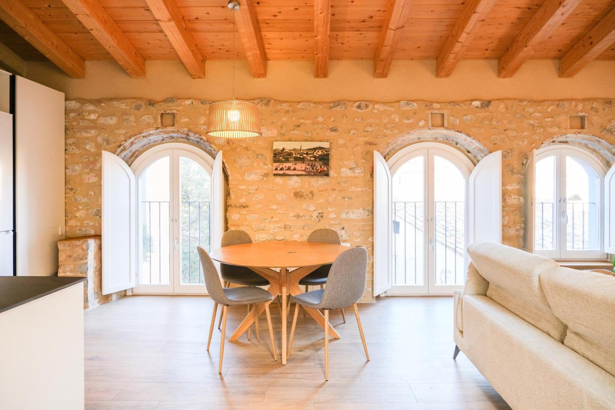 Ganganell Atic Apartamento Con Terraza En Besalú Екстериор снимка