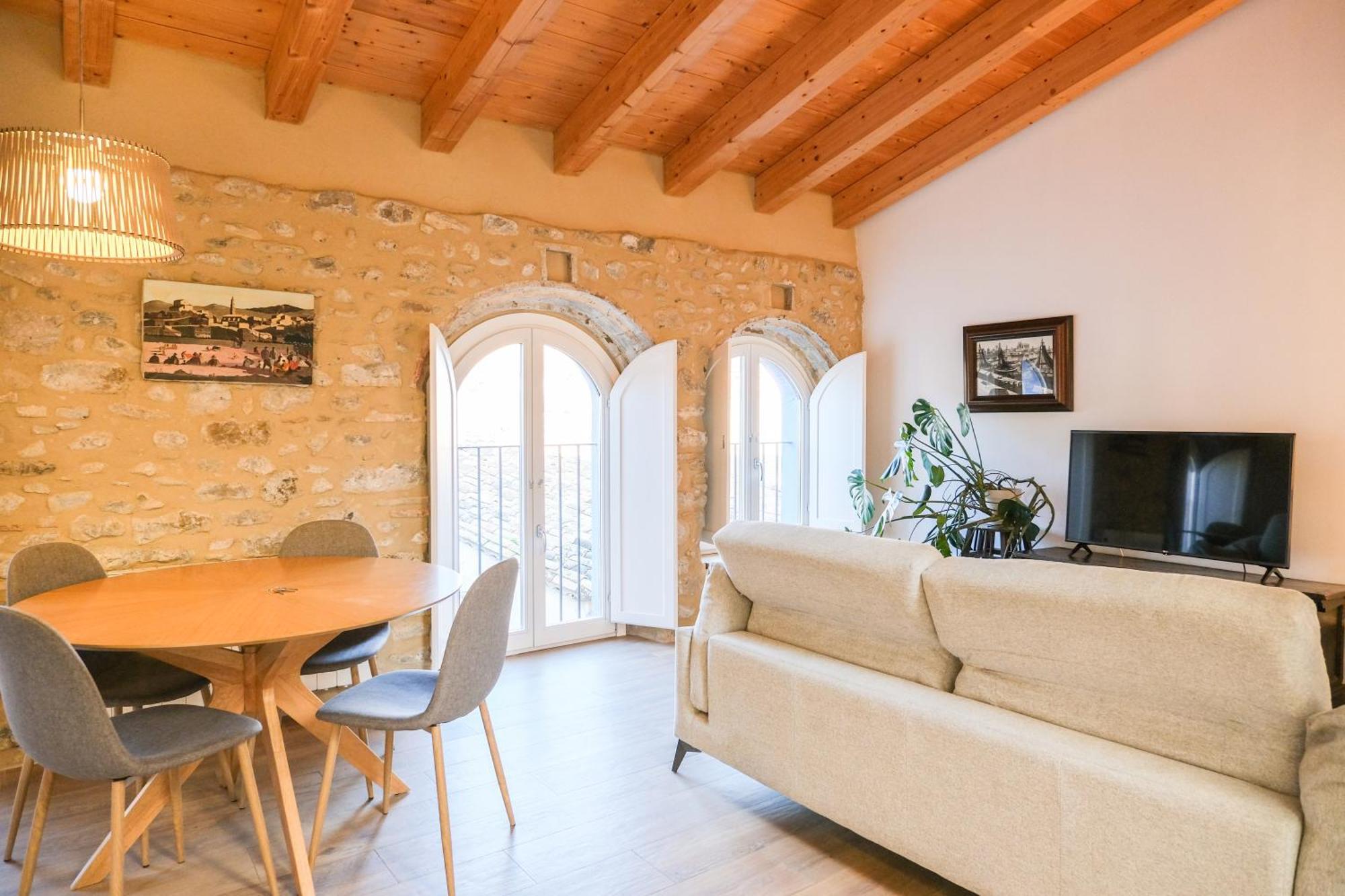 Ganganell Atic Apartamento Con Terraza En Besalú Екстериор снимка